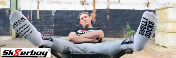 Sk8erboy: Socken, Sport-Fetisch und Sneaker-Klamotten