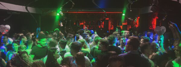 Pure Gay Clubbing