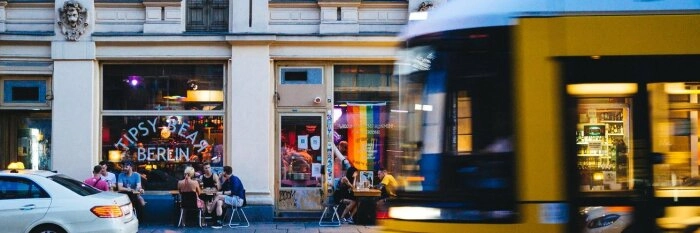 Tipsy Bear Open Minded Bar & Lounge in Prenzlauerberg Berlin